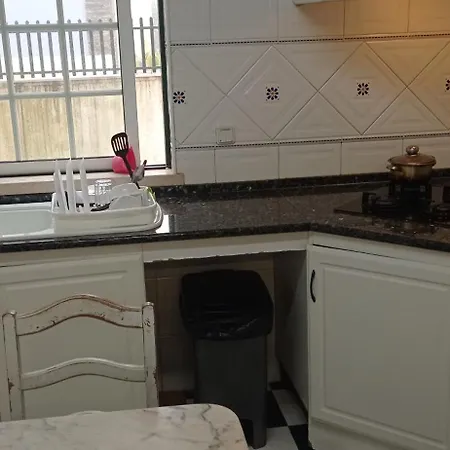 Privado 1 * Famoes (Lisbon)