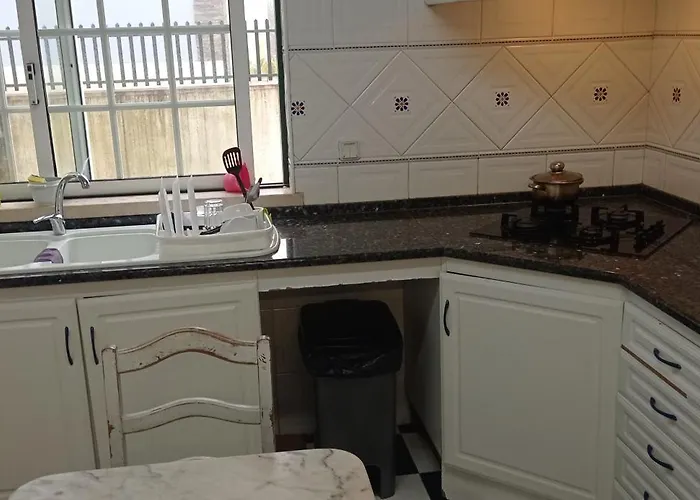 Privado 1 * Famoes (Lisbon)